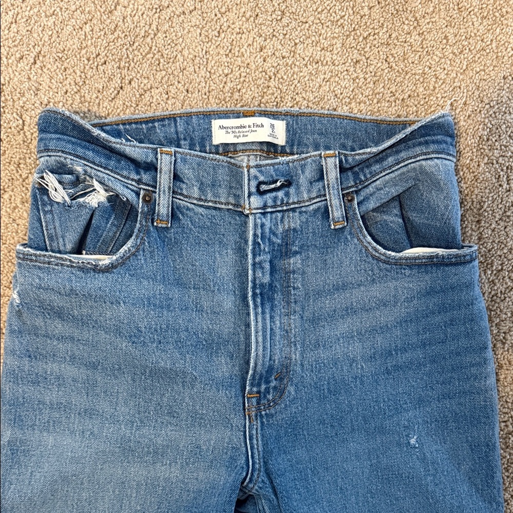 Abercrombie & Fitch 90s Relaxed High Rise Jeans